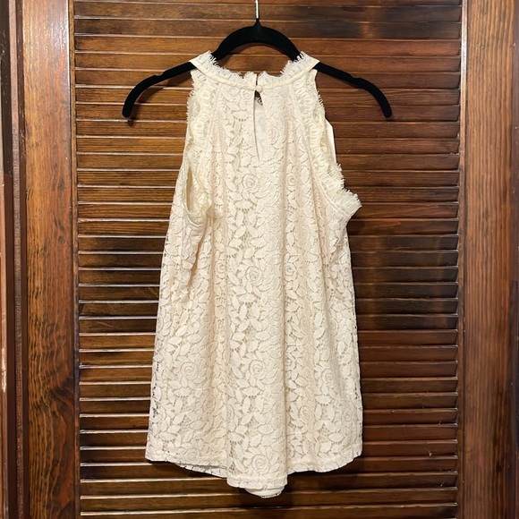 NWT Berryou Lace Ivory Cream Sleeveless Blouse - Picture 7 of 7